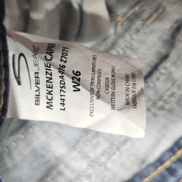 Silver Jeans McKenzie Capri Jeans Size 26 Inseam 21" - Picture 2 of 4